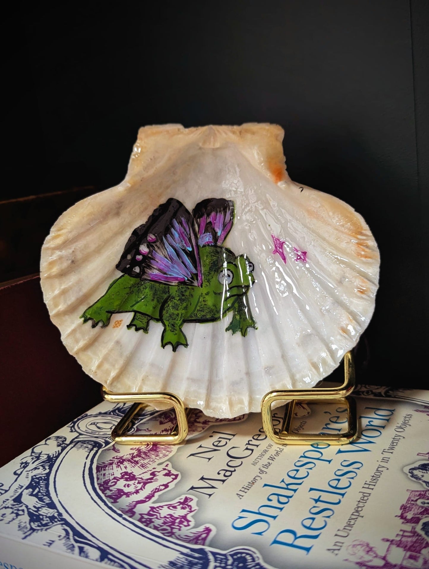 Butter frog shell