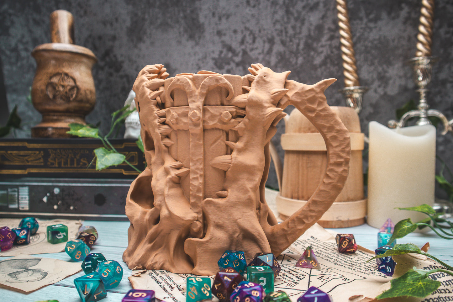 Dragon Skull Dice Mug + Dice tower