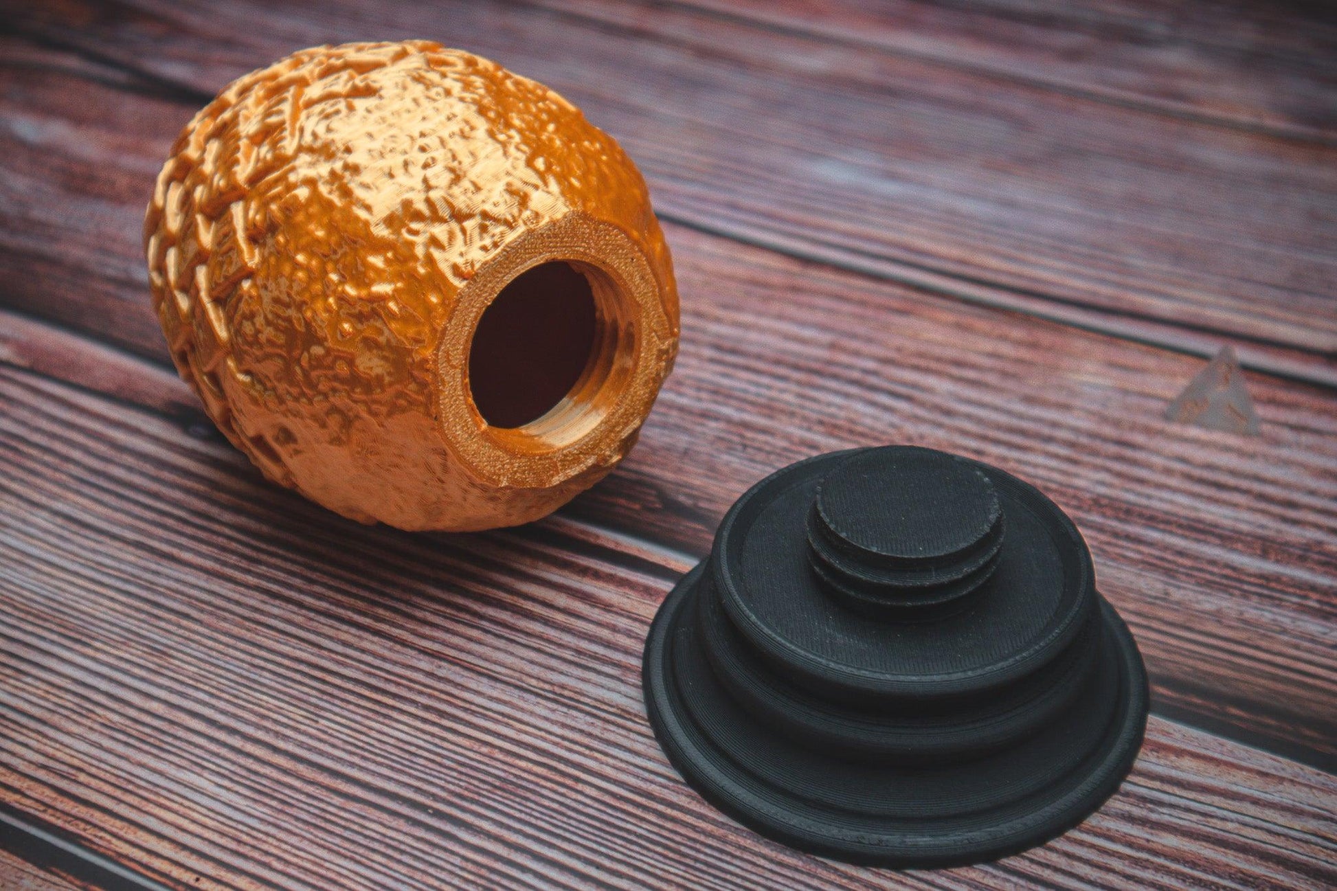 Dragon egg + stand - screw on dice holder - The Flaming Feather & Flaming Filament