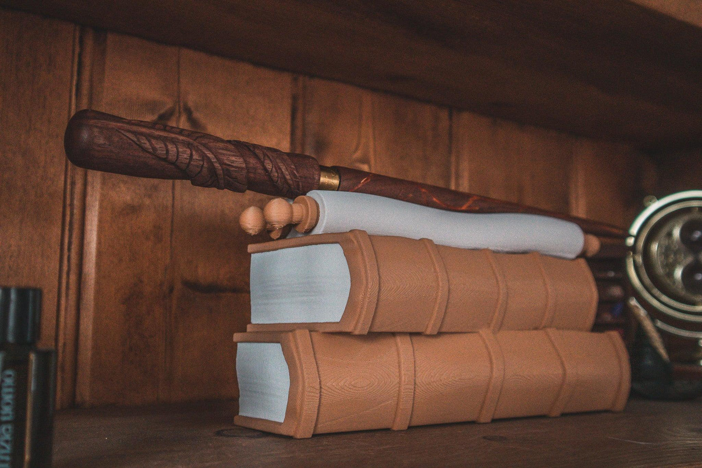 Magical Books Wandholder - Single wandholder - The Flaming Feather & Flaming Filament