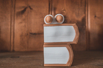 Magical Books Wandholder - Single wandholder - The Flaming Feather & Flaming Filament